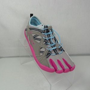 Womens Fila Size 8 Skele Toes Bay Runner Shoes NWT Womens Fila Size 8 Skele Toes Bay Runner Shoes NWT